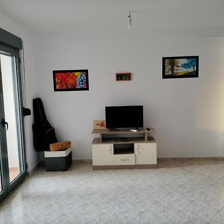Taurasi Red Saranda Lägenhet Exteriör bild